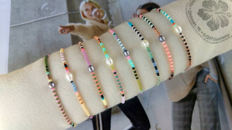 Armband Zart Happy Armcandy Süßwasserperle - Miyuki Bracelret Geschenk von charmone