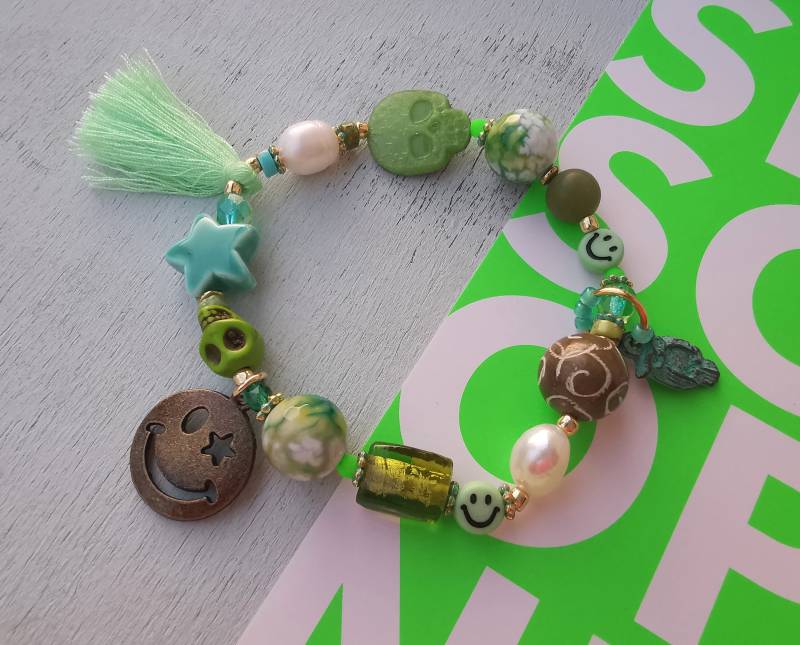 Ausgefallenes Armband Im Ibiza Look - Skull Grün von charmone