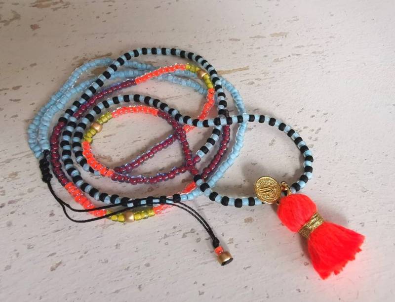 Kette - Zart Hippie Boho Neon Orange Blau Quaste Bakers Twine Münze von charmone