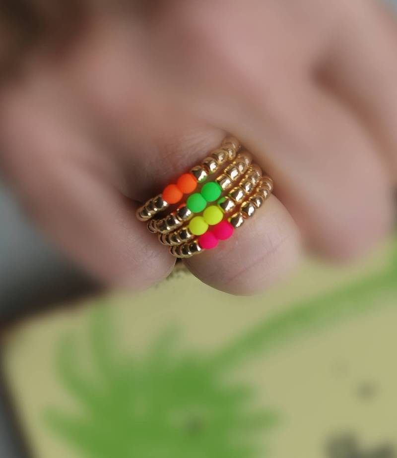 Ring - Boho Elastisch Toho Beads Perlen Glasperlen Neon Grün Pink Orange Gelb von charmone
