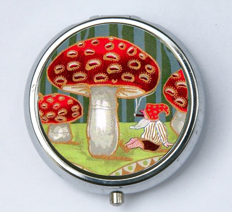 Fliegenpilz Wichtel Elfe Pillendose Rauchender Wichtelpilz Märchen-Kitsch von che655