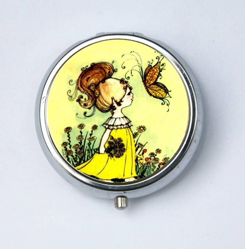 Mädchen Und Schmetterling Pillendose Pillenboxhalter Gänseblümchen Hippie 60Er Jahre von che655