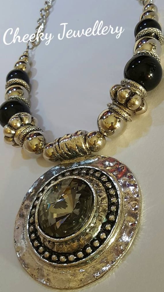 Große Anhänger Amulett Halskette Für Damen Von Cheeky Jewellery, Statement Halskette, Tolles Geschenk. Sehen Sie Dieses Funkeln. Wunderschöne von cheekyjewellery