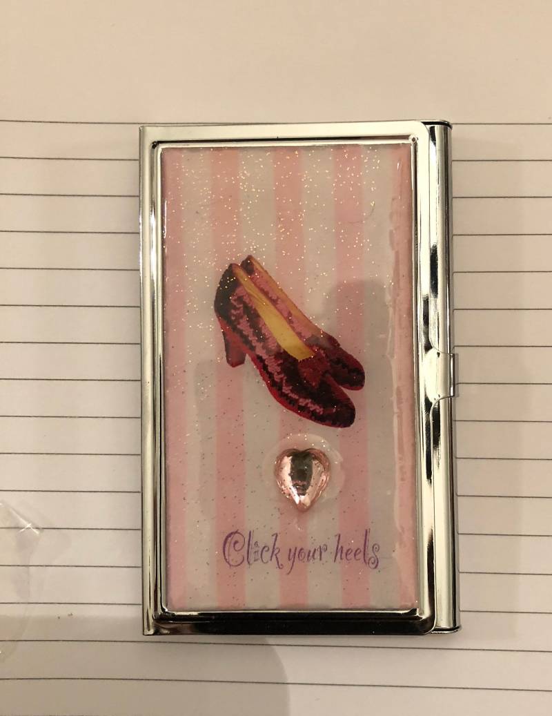Click Your Heels Rubin Hausschuhe Silber Visitenkartenetui Kreditkartenetui von cheetahrama