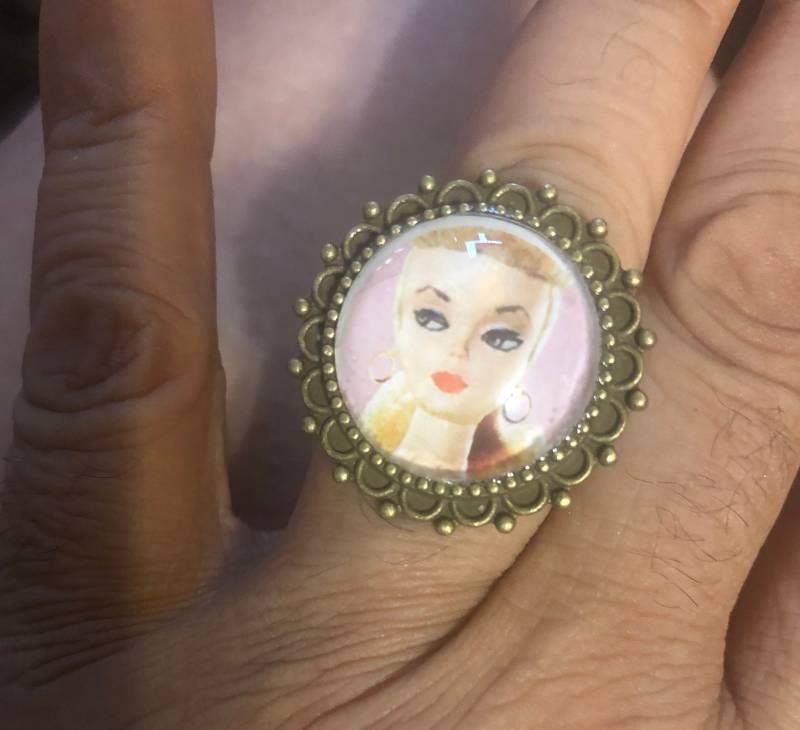 Retro 1950S Doll-Icious Vintage Bronze Filigraner Runder Ring Mit Verstellbarem Band - Größe 7, 8 von cheetahrama