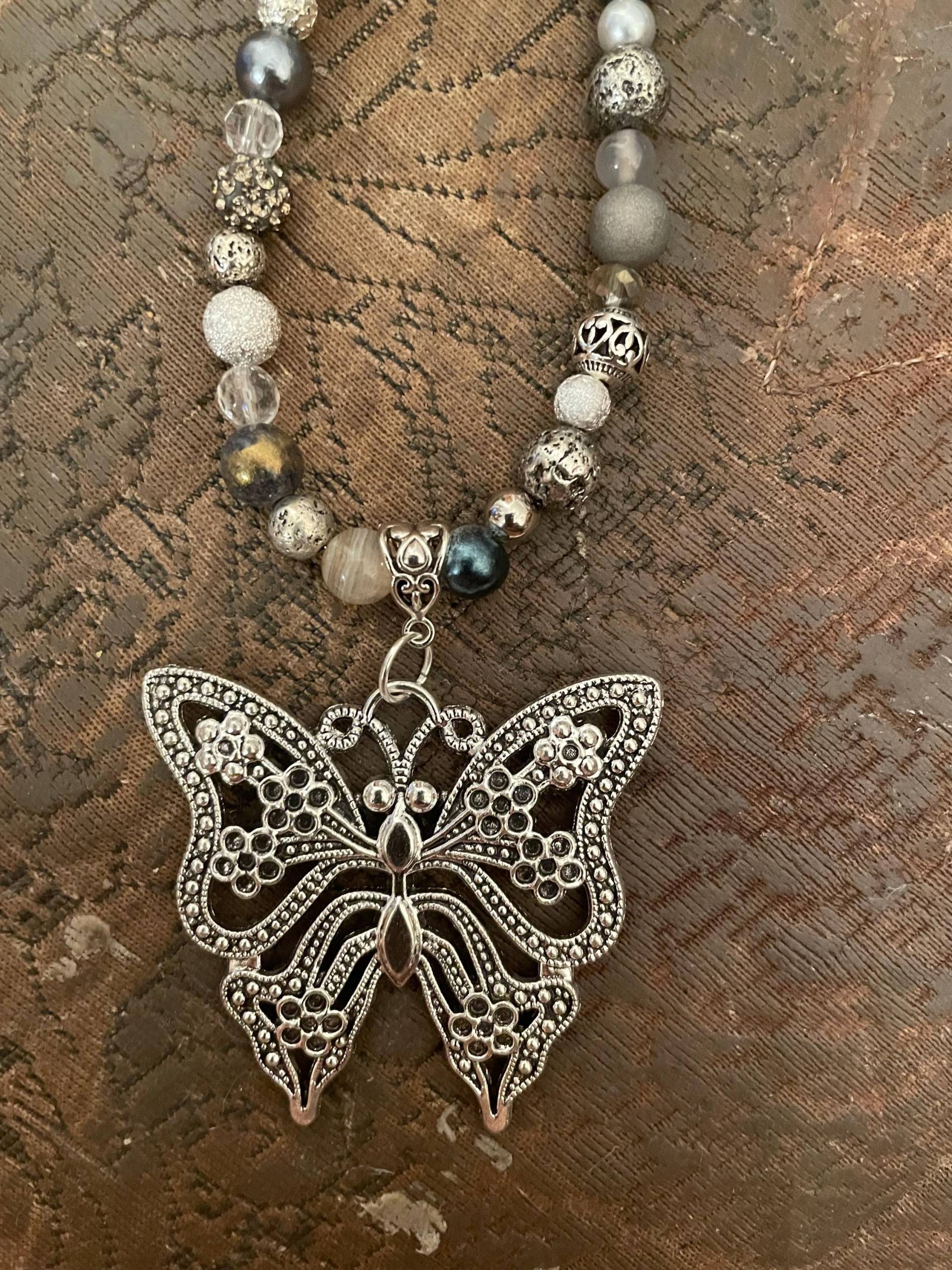 Retro Antike Silber Filigran Schmetterling Anhänger Achat Jaspis Kristallperlenkette Retro Antike Silber Filigran Schmetterling Anhänger Achat Jaspis Kristallperlenkette von cheetahrama
