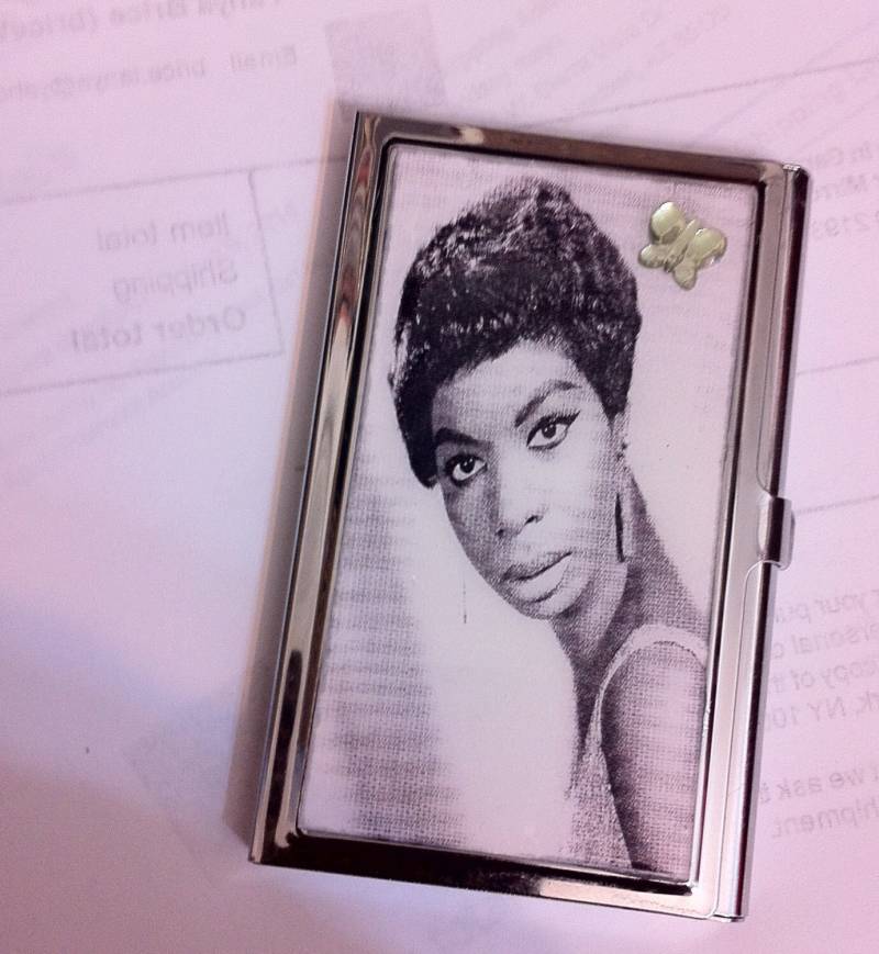 Retro Nina Simone Schmetterling Visitenkartenetui Kreditkartenetui von cheetahrama