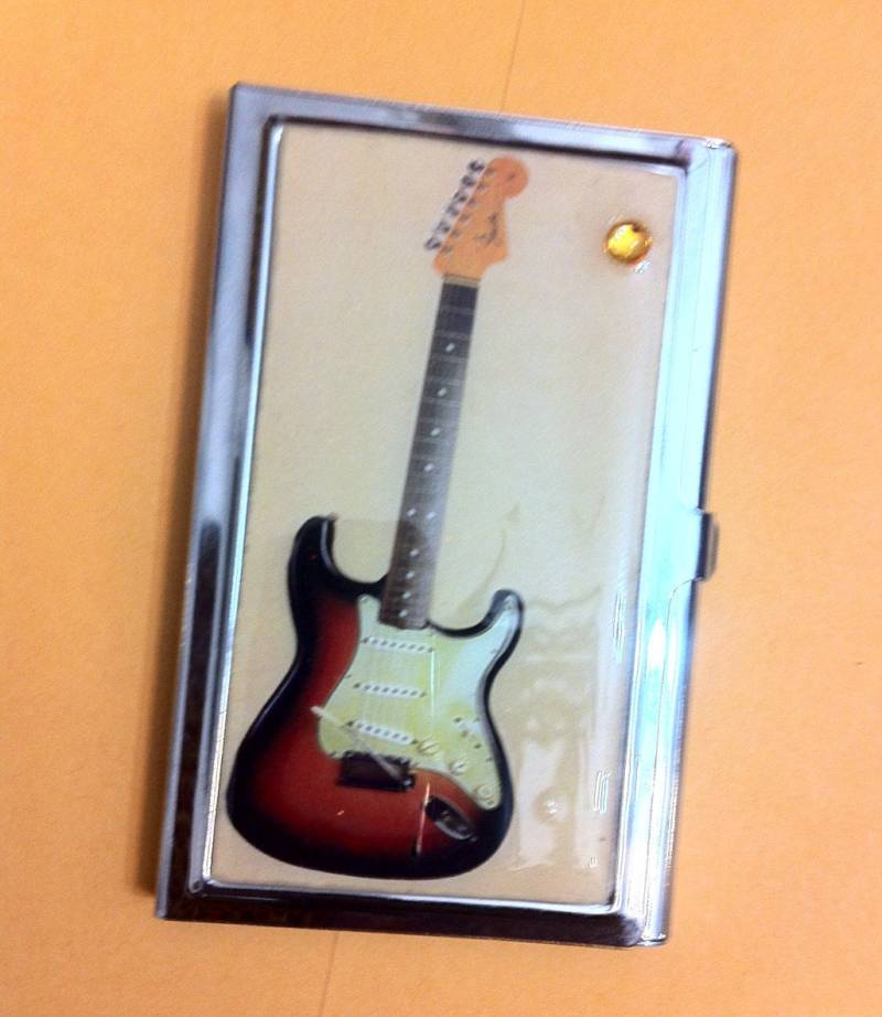 Vintage Fender Electric Gitarre Silber Visitenkartenetui Kreditkartenetui von cheetahrama