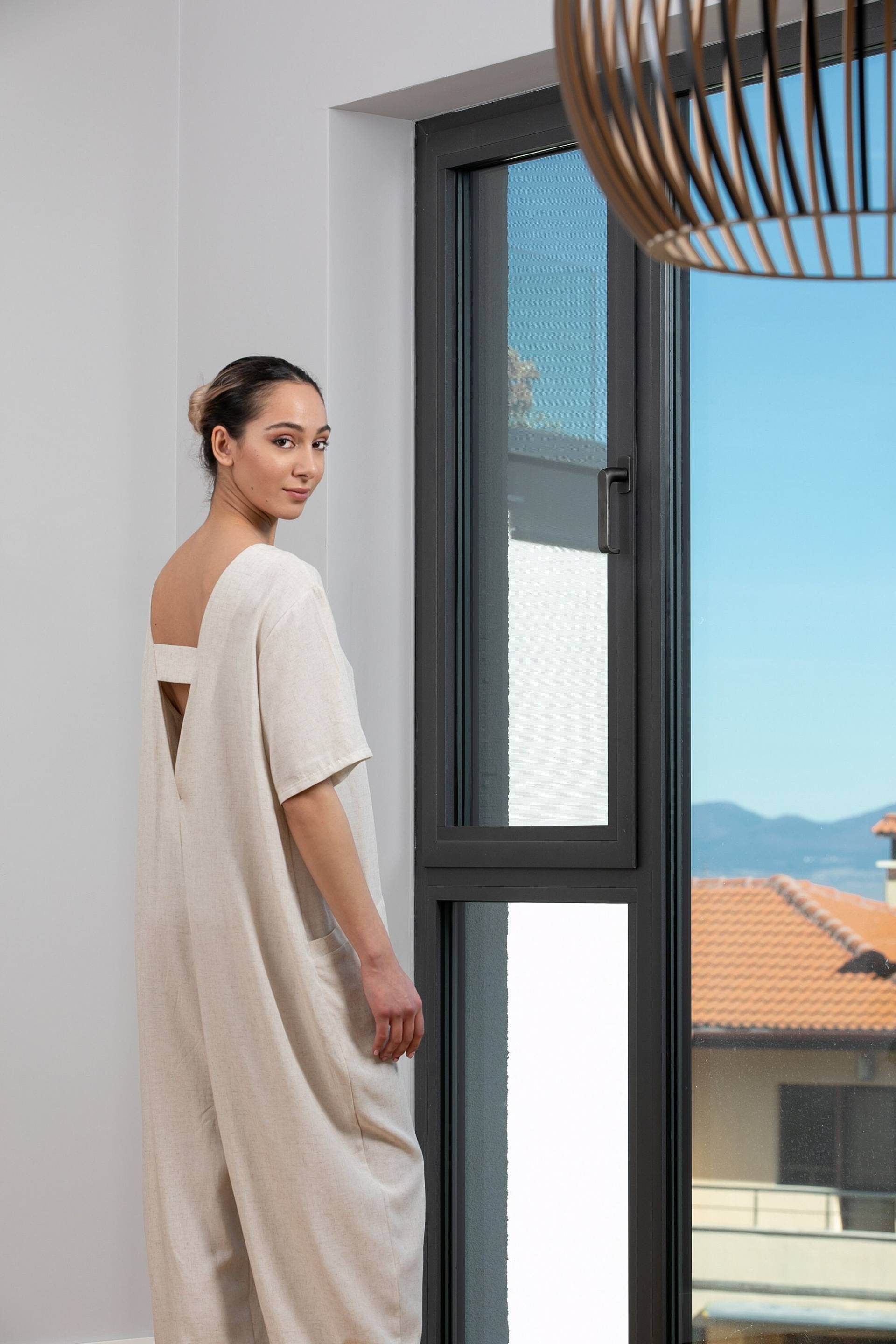 Beige Leinen Oversized Jumpsuit Offener Rücken, Drop Crotch von cherryblossomsdress