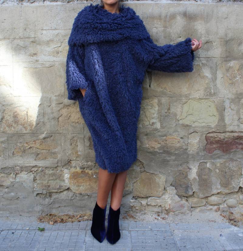 Blau Kunstpelz Midikleid Oversized Winter Strickkleid | L Size Blau Kunstpelz Midikleid Oversized Winter Strickkleid | L Size von cherryblossomsdress