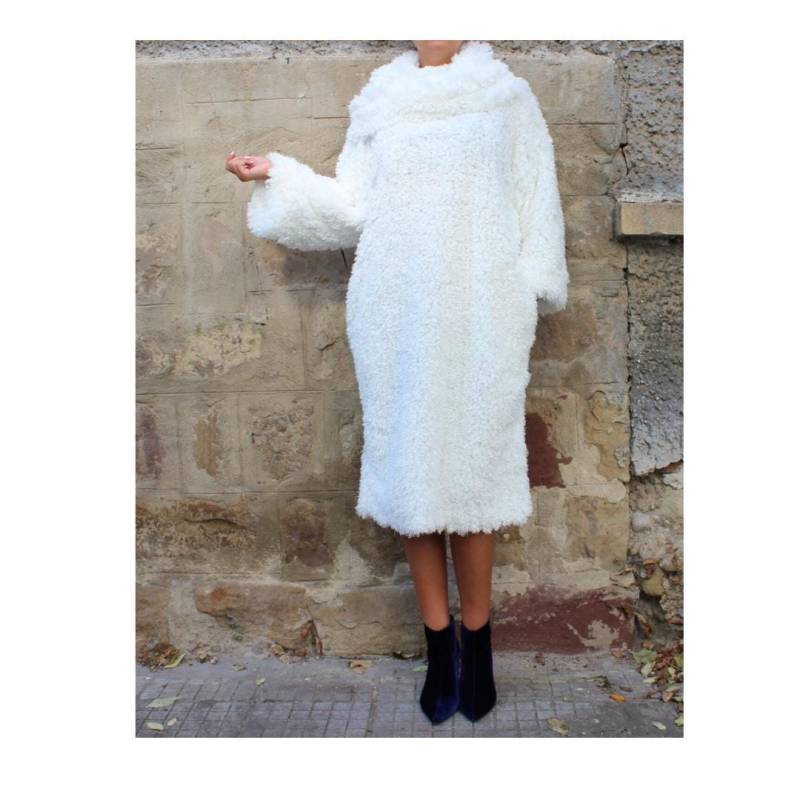 Flauschiges Weiß Pullover Kleid Midi Kunstpelz Rollkragen | M Größe M Flauschiges Weiß Pullover Kleid Midi Kunstpelz Rollkragen | M Größe M von cherryblossomsdress