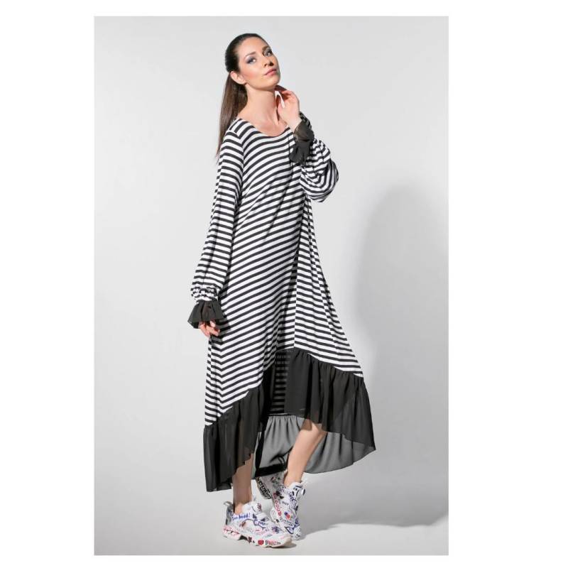 Individuell Gestreiftes Maxi-Kleid Handgefertigtes Langarm-Kleid Aus Viskose Individuell Gestreiftes Maxi-Kleid Handgefertigtes Langarm-Kleid Aus Viskose von cherryblossomsdress