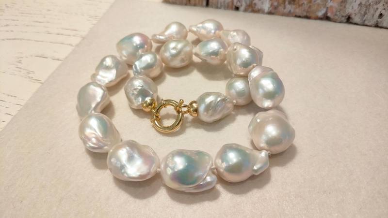 Barock Perlen Bib Halskette Süßwasser Perle Brautschmuck von chiarabatelier