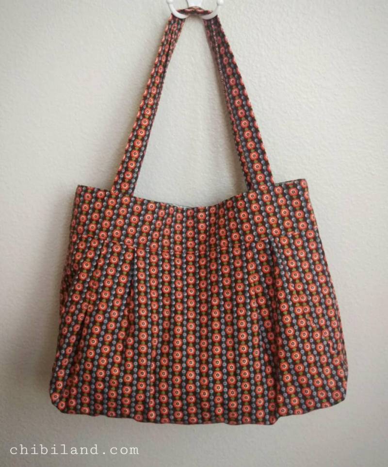Plissiertes Tote - Blumenkette Plissiertes Tote - Blumenkette von chibiland