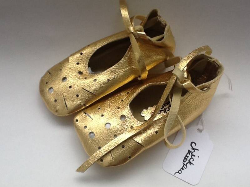 Goldene Babyballettschuhe von chickpeakid