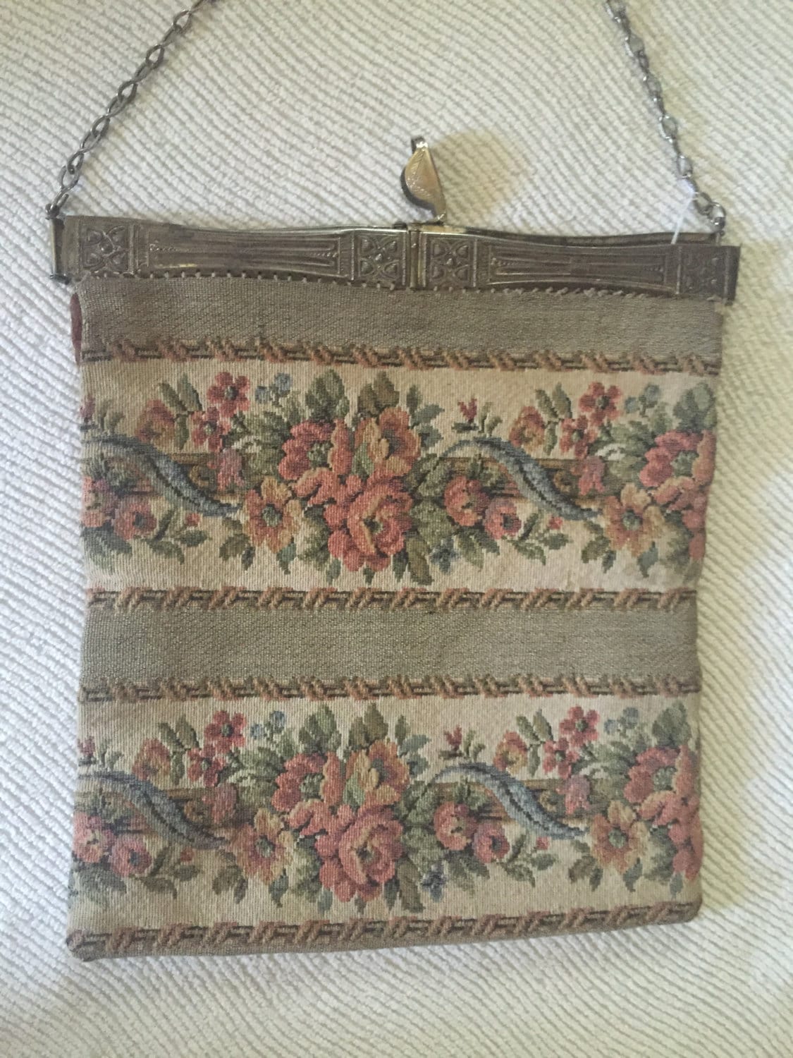 Antike Gobelin Clutch Fold-Over Handtasche ~ Circa 1910 Mit Kettenhenkel Reduziert von chicvintageclassics