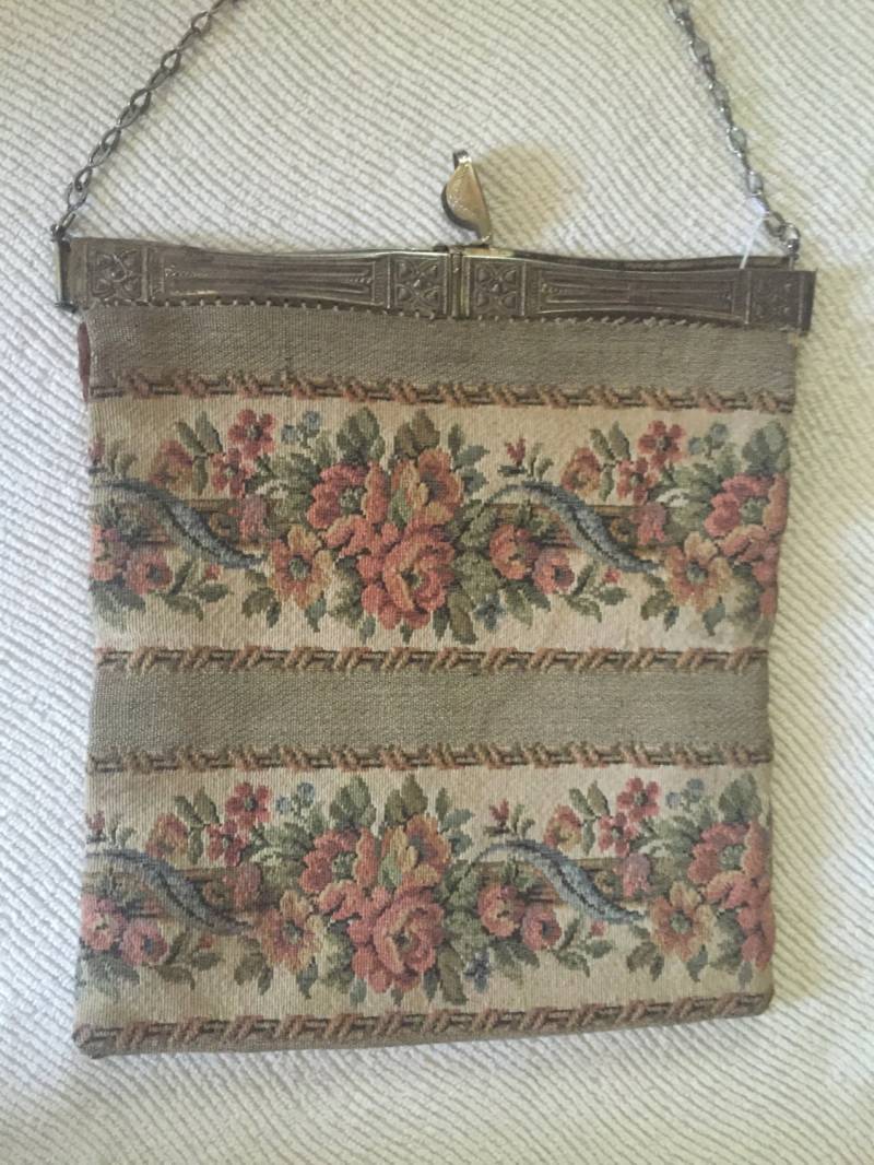 Antike Gobelin Clutch Fold-Over Handtasche ~ Circa 1910 Mit Kettenhenkel Reduziert von chicvintageclassics