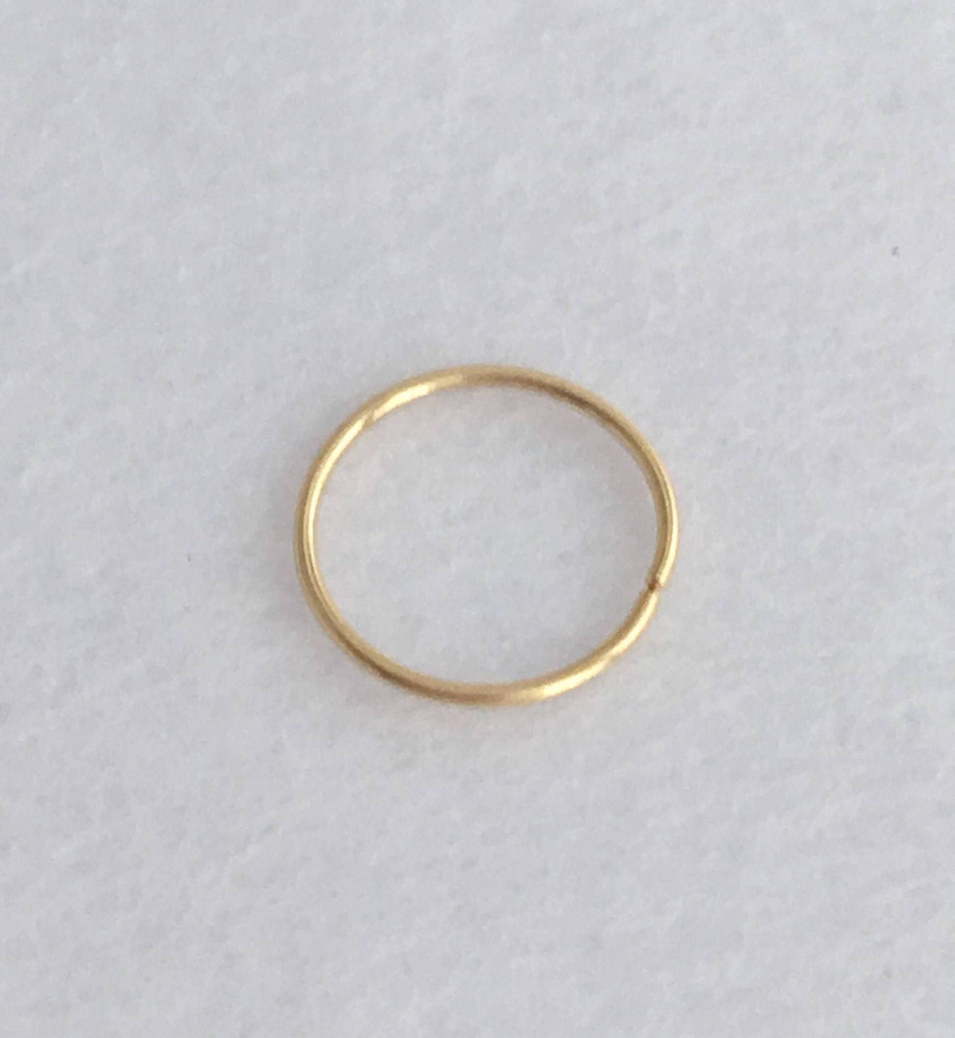 14K Solid Gold Nasenring Zierliche Creole, 24 Gauge | 6-9 Mm 14K Solid Gold Nasenring Zierliche Creole, 24 Gauge | 6-9 Mm von chikOjewel