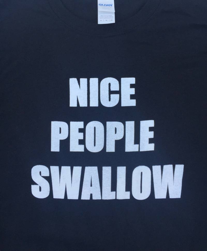 Nice People Swallow Grunge Sub Top S/M/L/xl Pop Shirt Nice People Swallow Grunge Sub Top S/M/L/xl Pop Shirt von chillchilldesigns