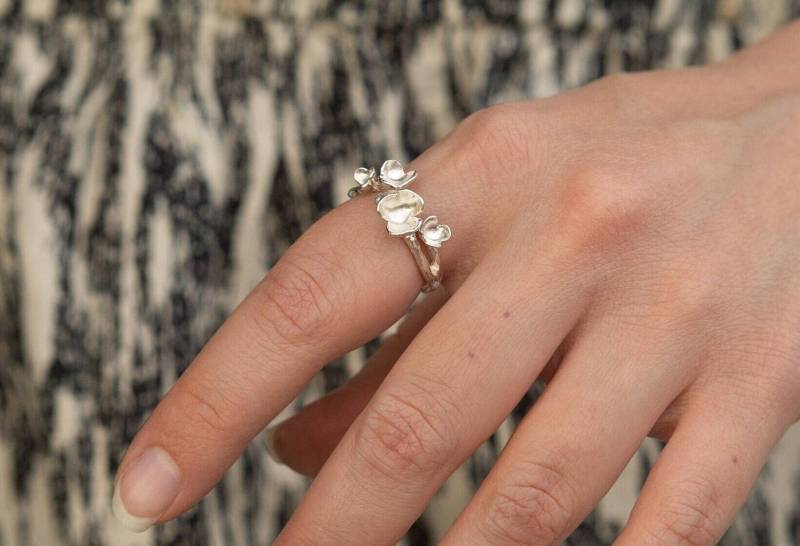 Anmutiger Blüten Silberring - Von Der Natur Inspirierter Handgefertigter Schmuck Anmutiger Blüten Silberring - Von Der Natur Inspirierter Handgefertigter Schmuck von chiriker