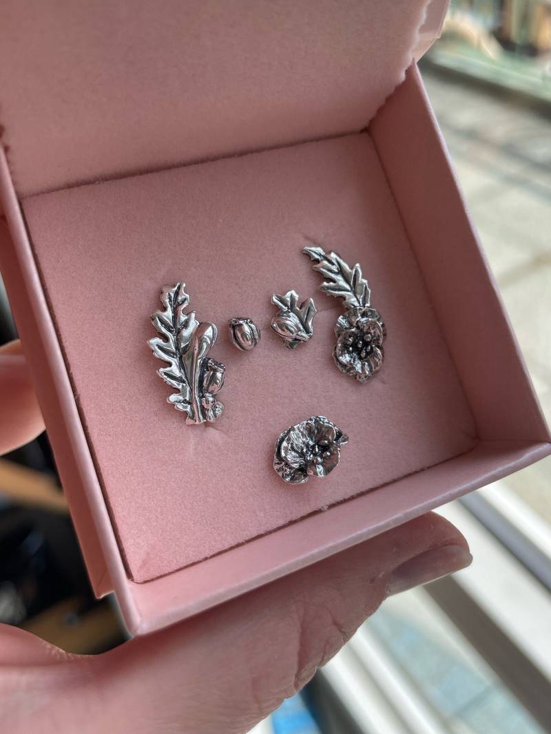 Einzigartige Handgemachte Poopy Silber Ohrringe Set - Ohrstecker Und Kletterer. Stapelbar Für Mehrere Piercings von chiriker