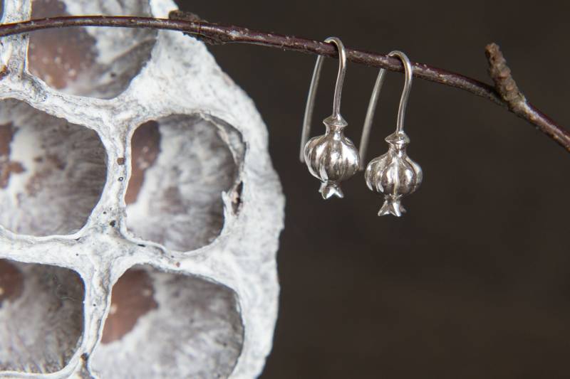 Handgemachte Silberne Drahtohrringe - Naturinspirierte Accessoires Handgemachte Silberne Drahtohrringe - Naturinspirierte Accessoires von chiriker