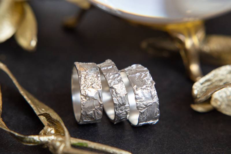 Moderner Stacking Ring, Silber Einzigartiger Sterling Foil Paper Textured Unregelmäßige Band Moderner Stacking Ring, Silber Einzigartiger Sterling Foil Paper Textured Unregelmäßige Band von chiriker