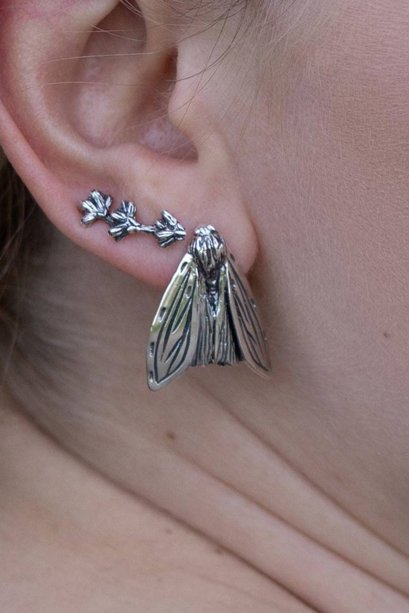 Motte Inspiriert Silber Ohrstecker - Exquisiter Handgemachter Schmuck Motte Inspiriert Silber Ohrstecker - Exquisiter Handgemachter Schmuck von chiriker