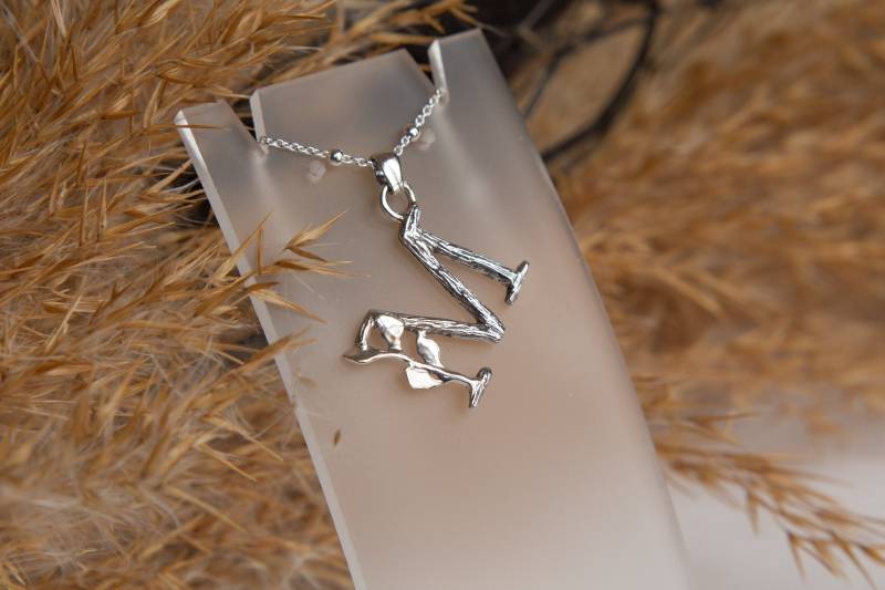 Zierliche Silber Anfang Anhänger - Jeder Buchstabe Blätter Charme Zierliche Silber Anfang Anhänger - Jeder Buchstabe Blätter Charme von chiriker