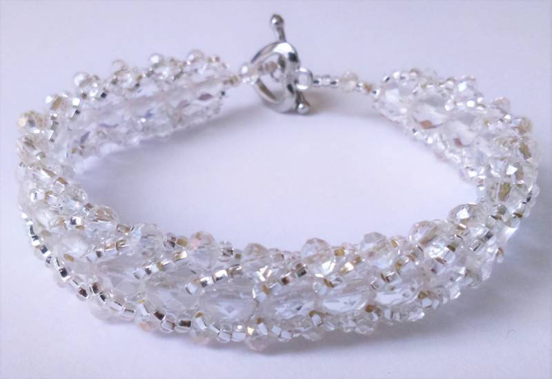 Flache Spiralarmband/Handmade Mit Glas Kristall Facettiert Und Silber Rocailles Elegant Glitzernden Schmuck Liebe Herzknebelverschluss von chloehandmadeitems