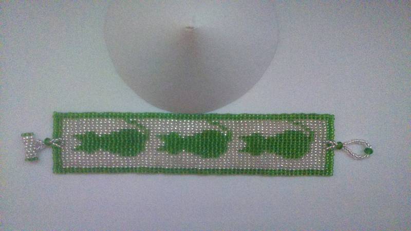 Smaragd-Grün Und Gewebt Silber Katze Armband Aus Mit Grünen Perlen Knebelverschluss Smaragd Grün Facettiert/Sofort Lieferbar von chloehandmadeitems