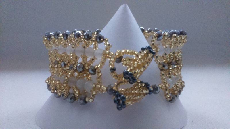 White Ray Verfügen Über Flache Doppelspirale Armband von chloehandmadeitems