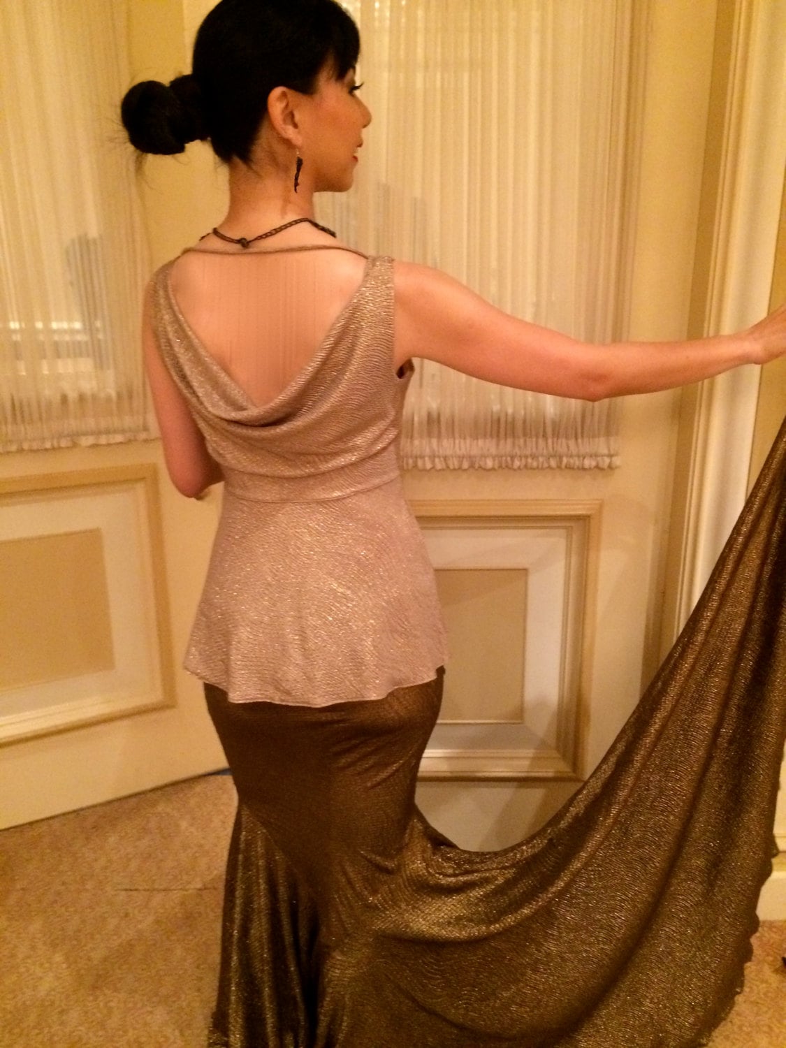 Alte Hollywood Bluse in Gold Frost von chovihani