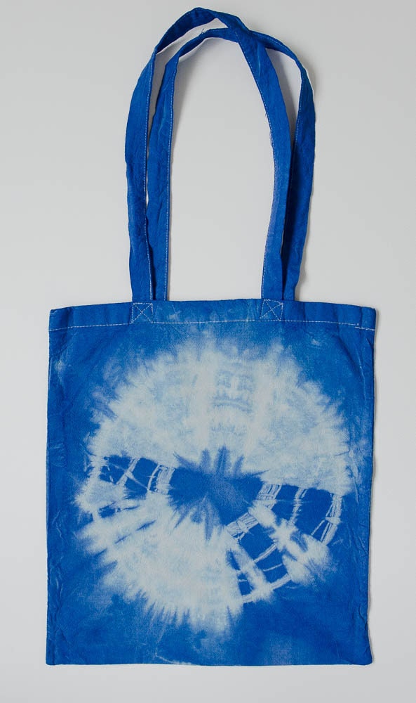 Batik Baumwolltasche, Blau Mit Kreis Batik Baumwolltasche, Blau Mit Kreis von chrigesart