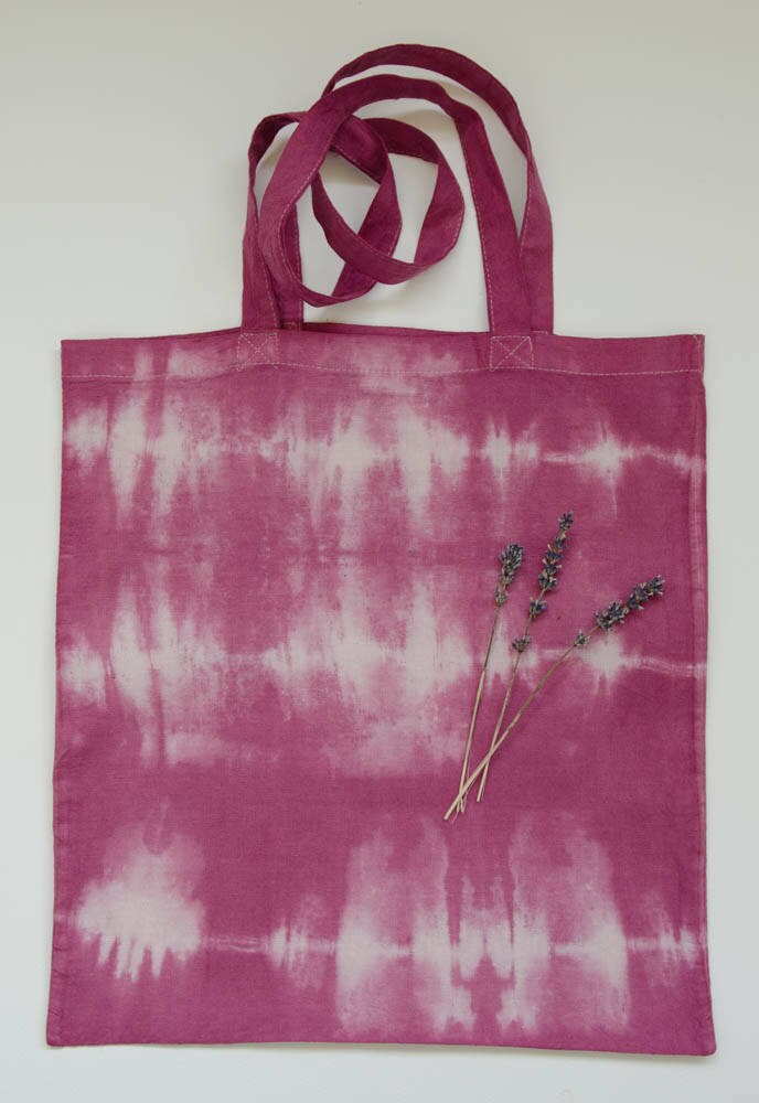 Batik Baumwolltasche, Bordeau Und Weiss Batik Baumwolltasche, Bordeau Und Weiss von chrigesart