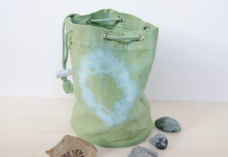 Batik Säckchen, Beutel Rund Mit Kordelzug, Grüntöne Batik Säckchen, Beutel Rund Mit Kordelzug, Grüntöne von chrigesart