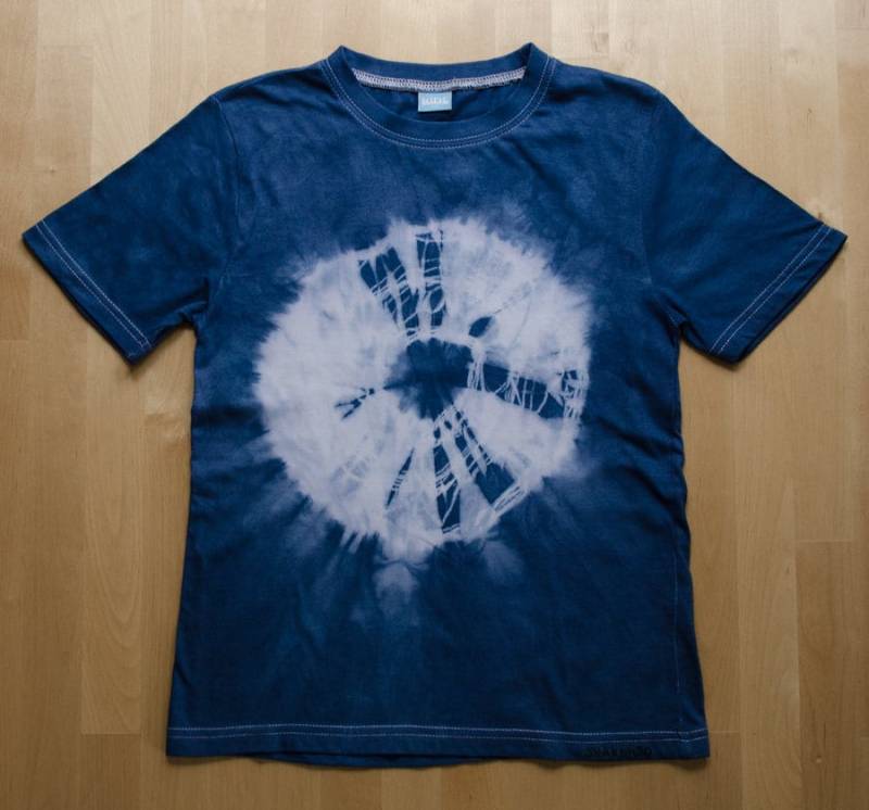 Einzigartiges Kinder T-Shirt Dunkelblau, 7-8 Jahre Kinder, Grösse 128, Batik von chrigesart