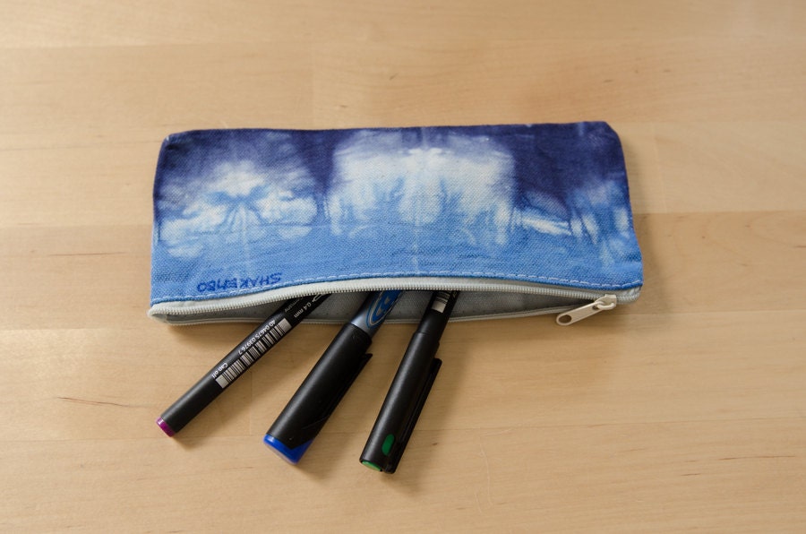 Federmäppchen, Batik, Hellblau, Weiss, Dunkelblau, Baumwolle, Etui Federmäppchen, Batik, Hellblau, Weiss, Dunkelblau, Baumwolle, Etui von chrigesart