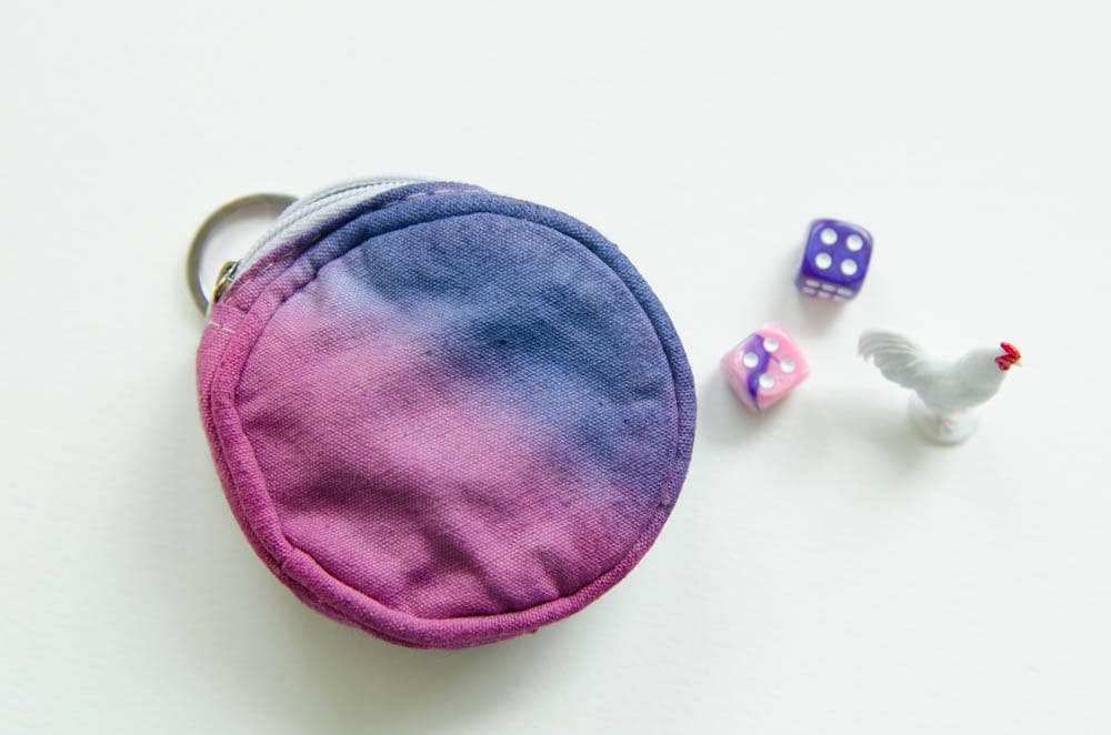 Kleiner Runder Batikbeutel Für Schlüssel, Geld Und Weitere Kleine Sachen Kleiner Runder Batikbeutel Für Schlüssel, Geld Und Weitere Kleine Sachen von chrigesart
