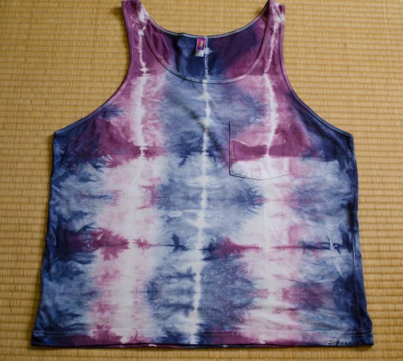 Lockerer Schnitt, Batik Top, Dunkelblau, Violett, Damentop, Herrentop, Unisex, Einheitsgrösse Lockerer Schnitt, Batik Top, Dunkelblau, Violett, Damentop, Herrentop, Unisex, Einheitsgrösse von chrigesart