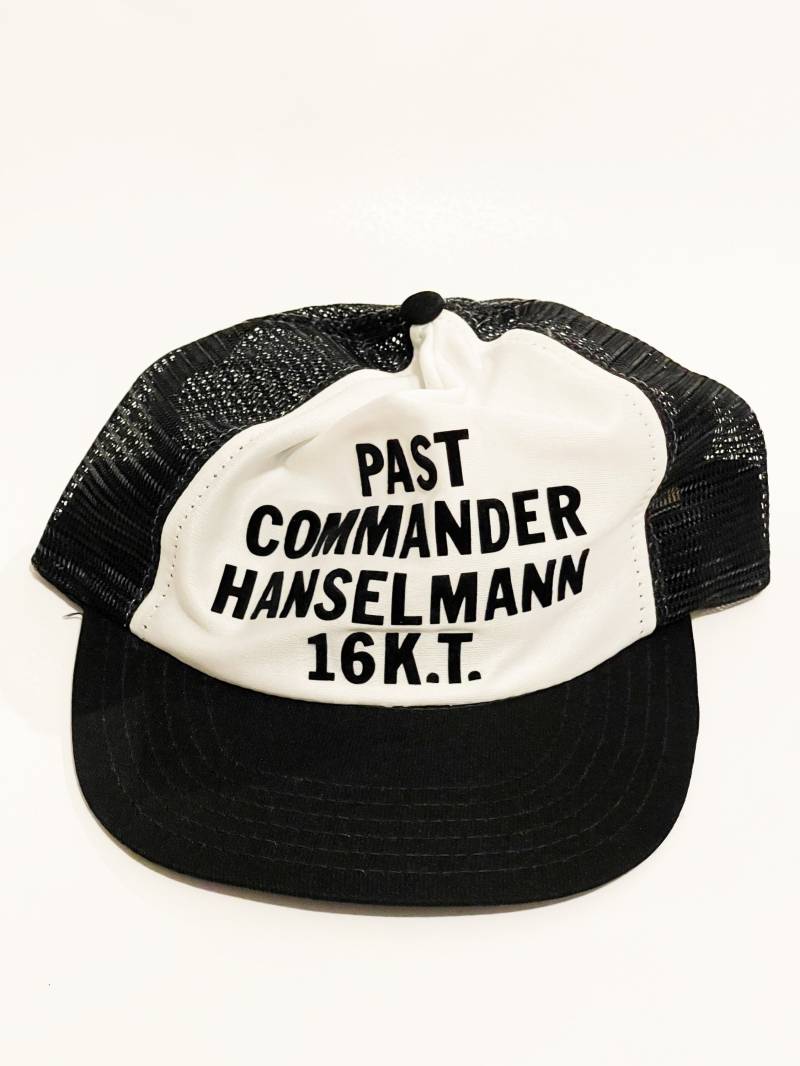 1976 Past Commander Hanselmann 16K.t. Ball Cap Trucker Hutkappe Mesh Schwarz Weiß Verstellbares Snapback Band Athletic One Size Fits von chrisaliciavintage