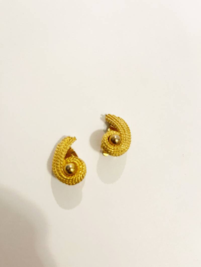 90Er Gold Funky Retro Clip Ons Vintage Gold-Ton Zitat Mark Jahre Ohrclips Commas Urban Hipster Chunky von chrisaliciavintage