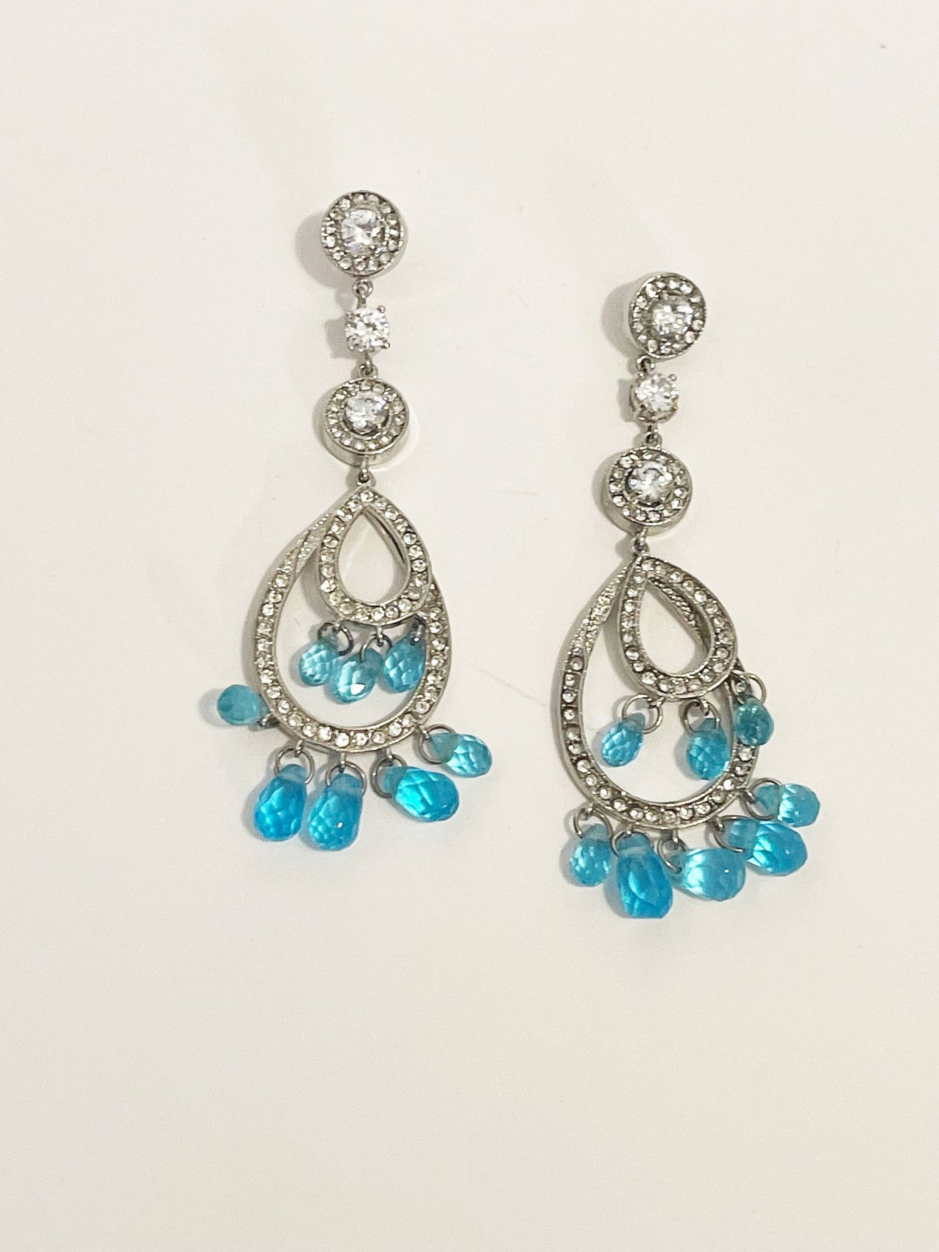 Blaue Tropfen Kronleuchter Ohrringe Elegante Türkisfarbene Kunstdiamant Strass Bedazzled Pierced von chrisaliciavintage