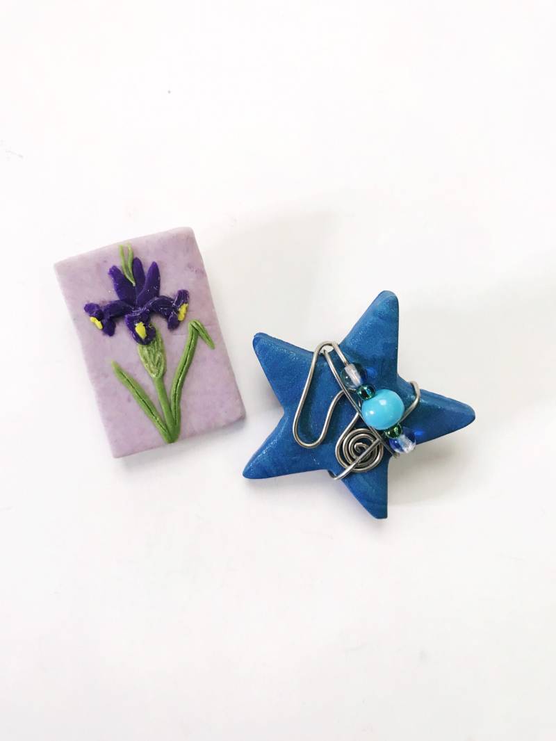 Handbemalte Ton Anstecknadeln Florale & Stern Broschen, 90Er Jahre Schmuck von chrisaliciavintage