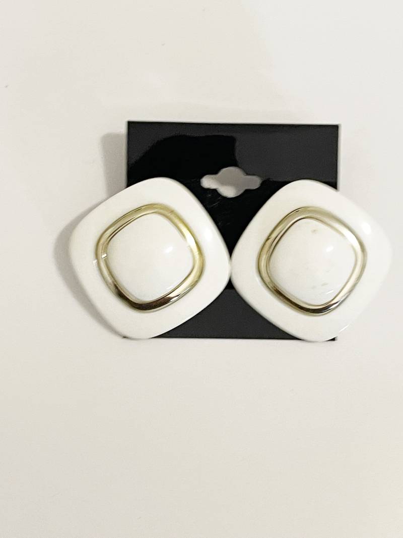 Vintage 1990Er Jahre Große Weiße Quadrat Ohrringe Retro Stil Lucite Silber-Ton Button Style Dome Pierced Acryl Resin Statement Mod von chrisaliciavintage