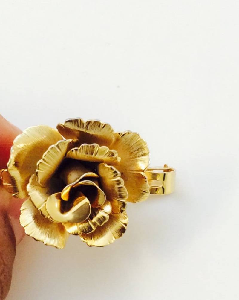 Vintage Giovanni Goldfarbene Rose - Schal-Clip Signierter Blumenschmuck von chrisaliciavintage