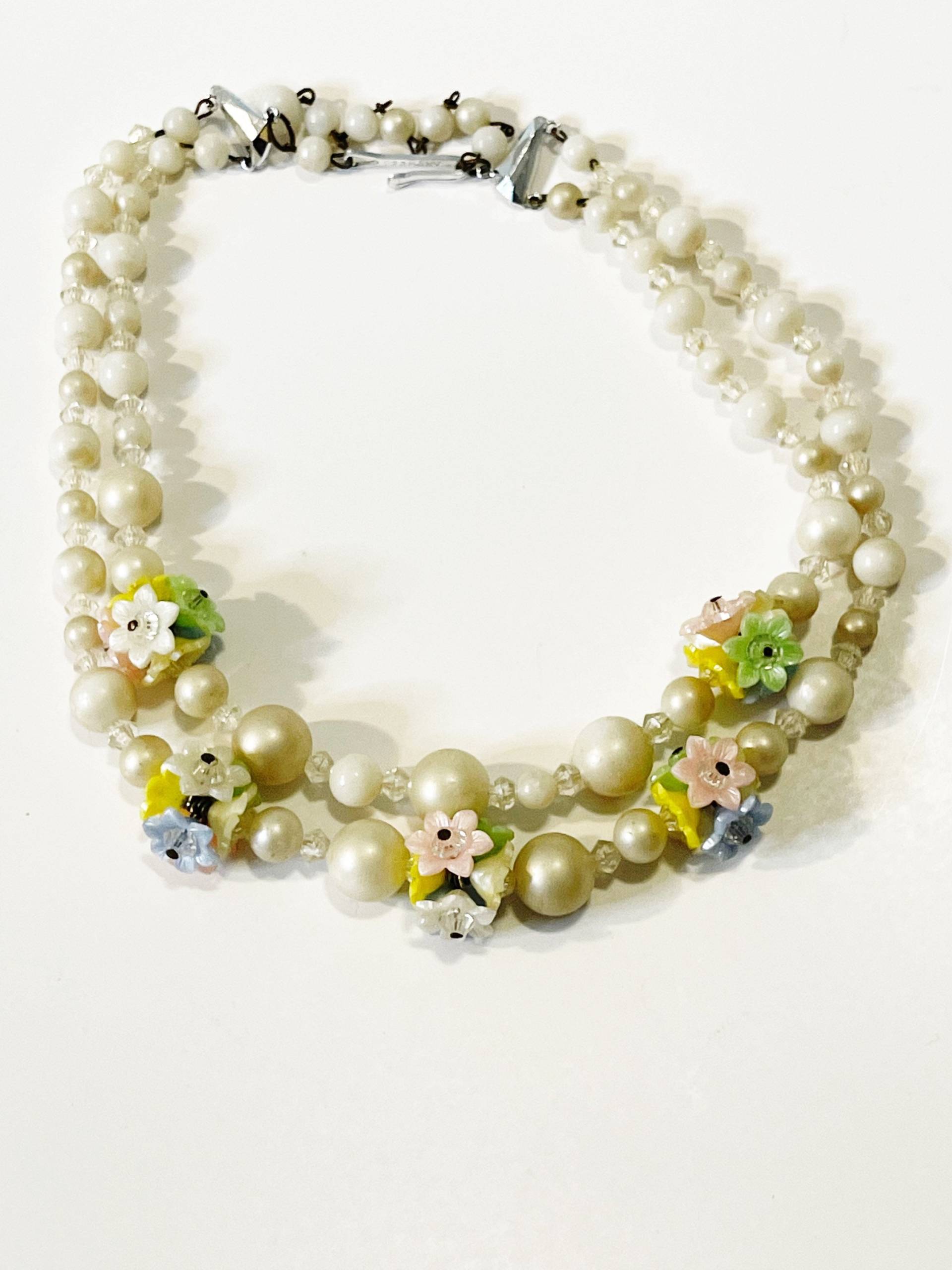 Vintage Glasperlenkette Blume Blumenkette Zweireihige Doppelperlenkette 80Er Jahre Modeschmuck von chrisaliciavintage