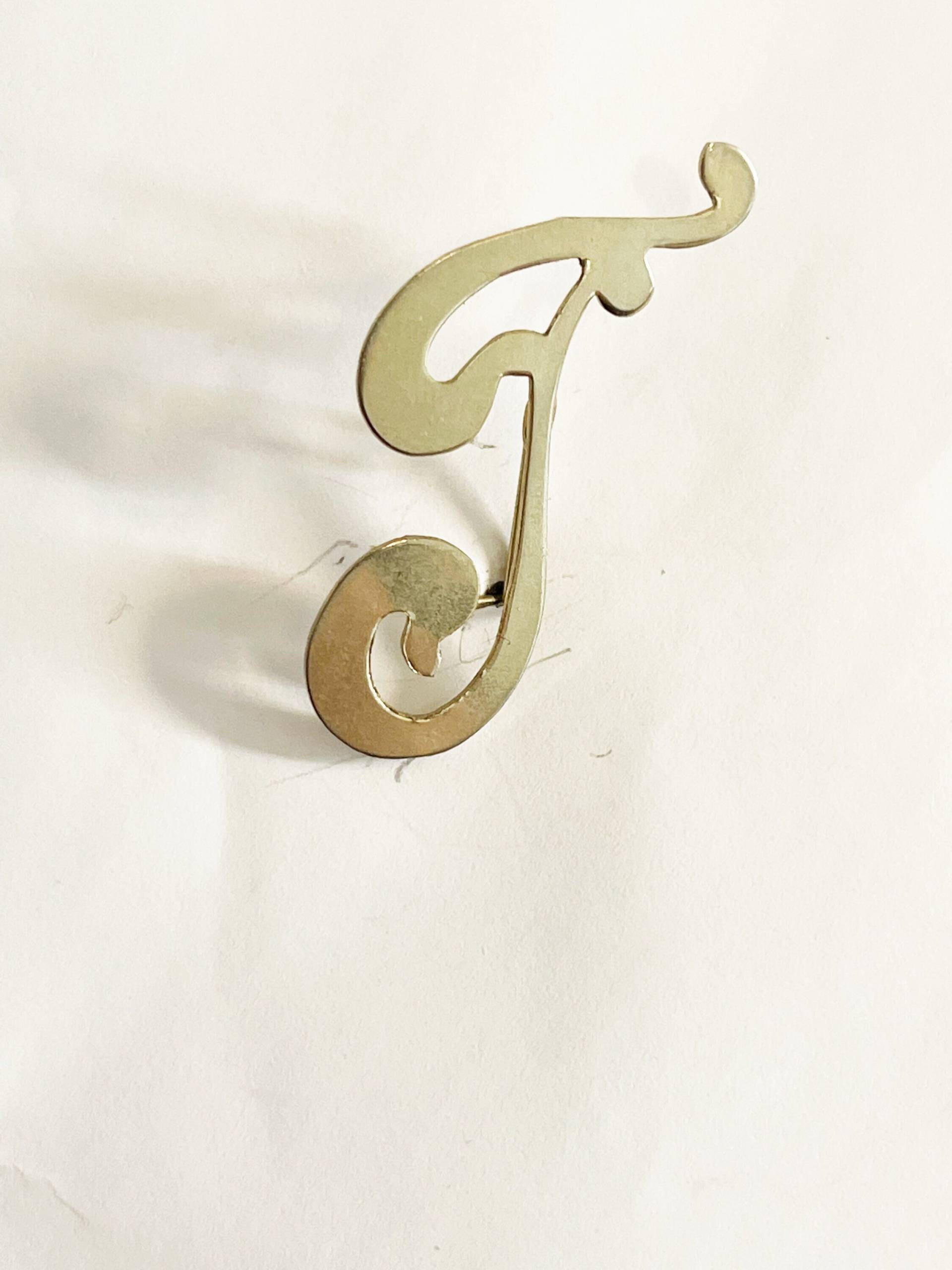 Vintage Initial-Cursive "F" Anstecknadel Gold-Ton Metall Monogramm F Scatter Pin Revers Krawatte Tack Hutnadel Kleine Mann Brosche Schmuck Buchstabe Vintage Initial-Cursive "F" Anstecknadel Gold-Ton Metall Monogramm F Scatter Pin Revers Krawatte Tack Hutnadel Kleine Mann Brosche Schmuck Buchstabe von chrisaliciavintage