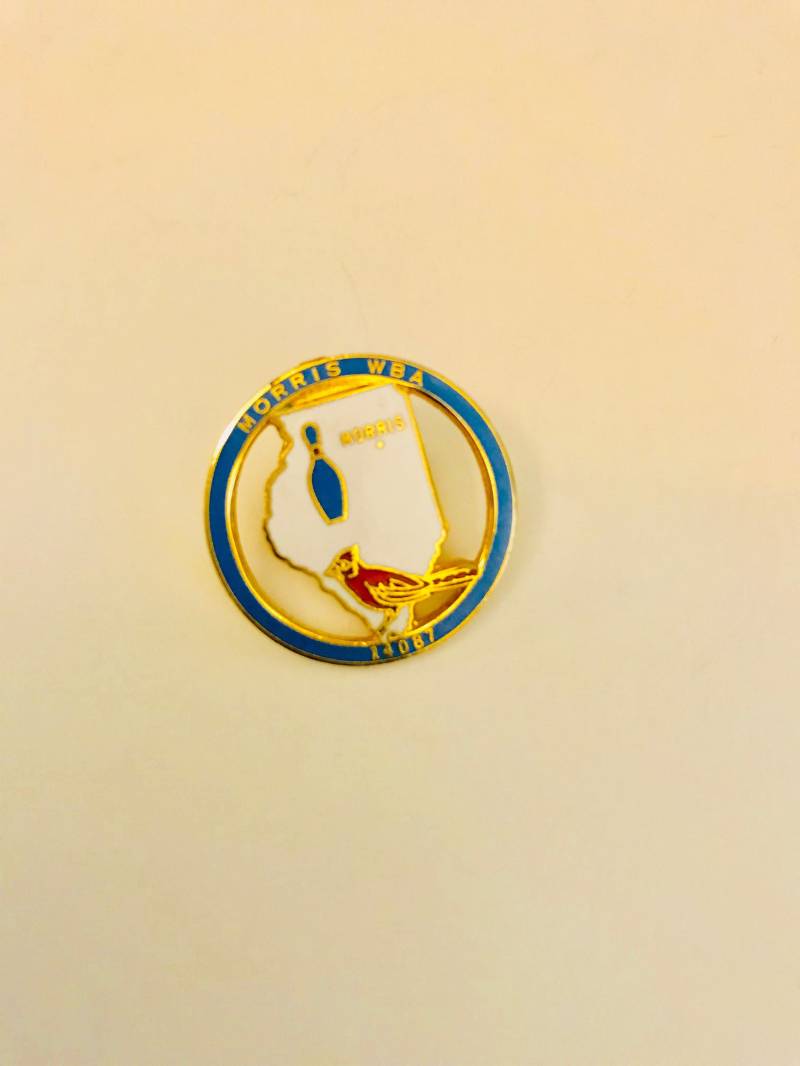"Vintage Morris Illinois Wba Bowling "Kardinal" Emaille Pin." von chrisaliciavintage