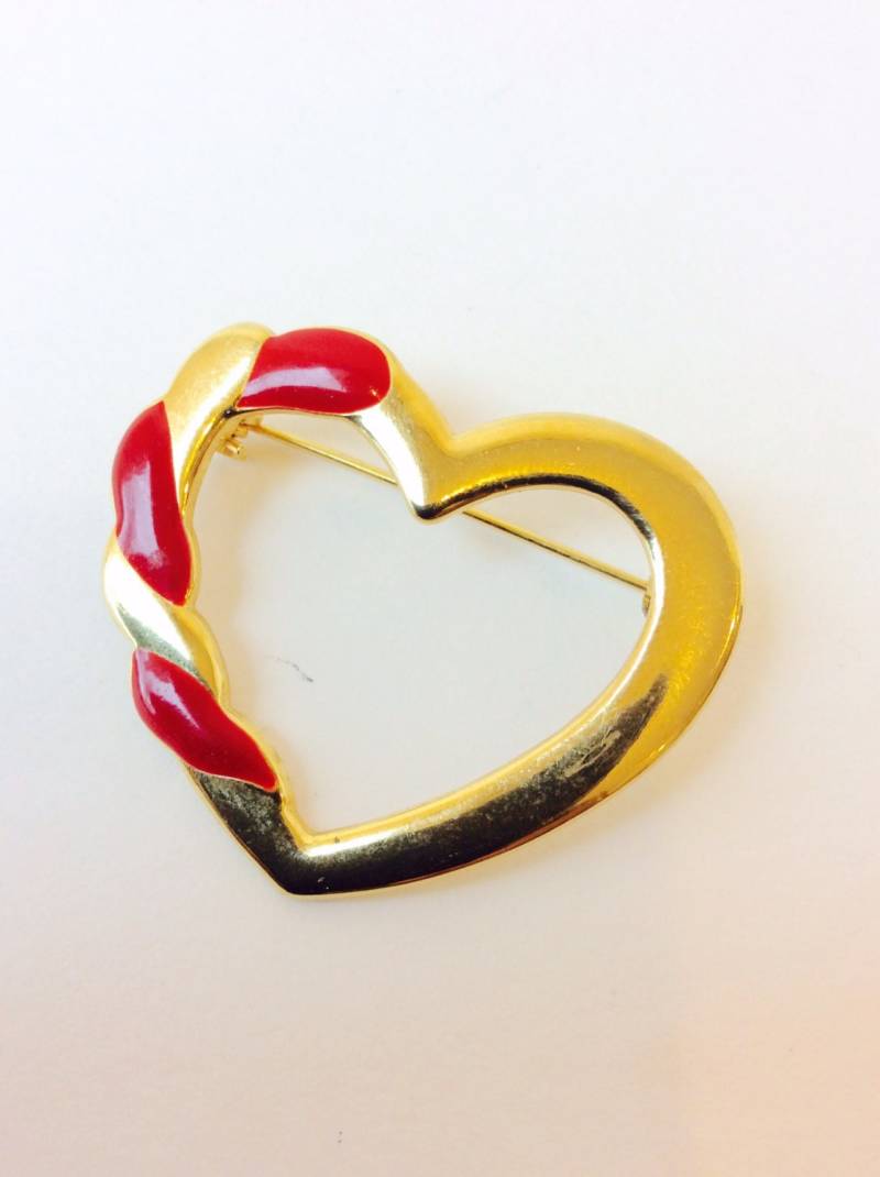 Vintage Rot & Gold Herz Brosche, Offenes Pin von chrisaliciavintage